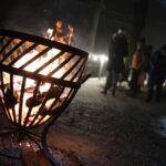 1702473167-feuerkorb-beim-adventmarkt